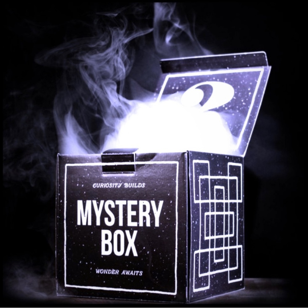 Burberry Mystery Box‎